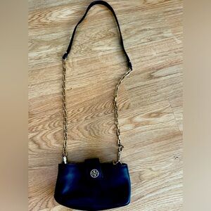 Beautiful Tory Burch crossbody bag in Black Stunning and Rare